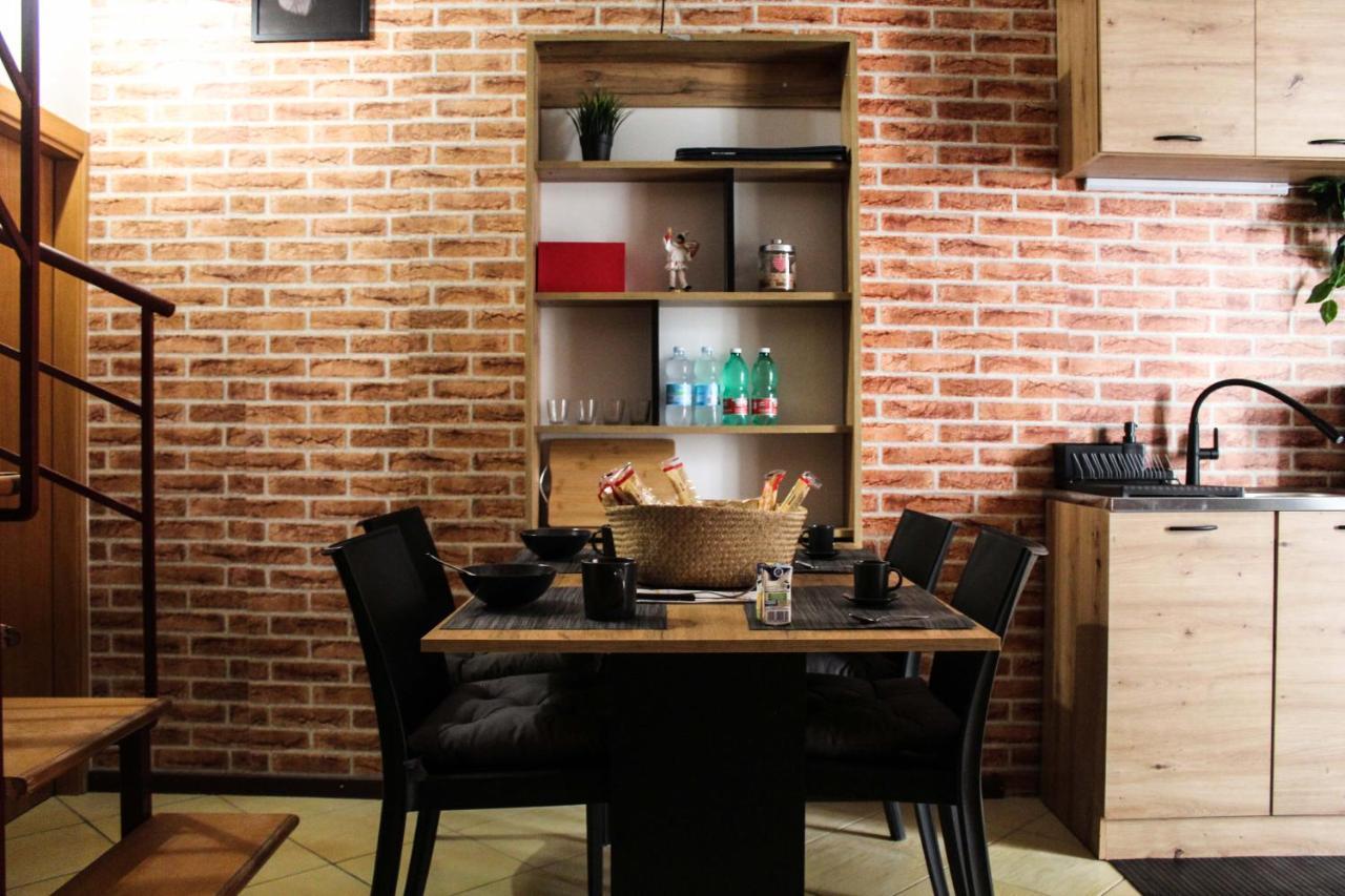 Appartamento Pedamentina Pulcinella Loft Napoli Esterno foto